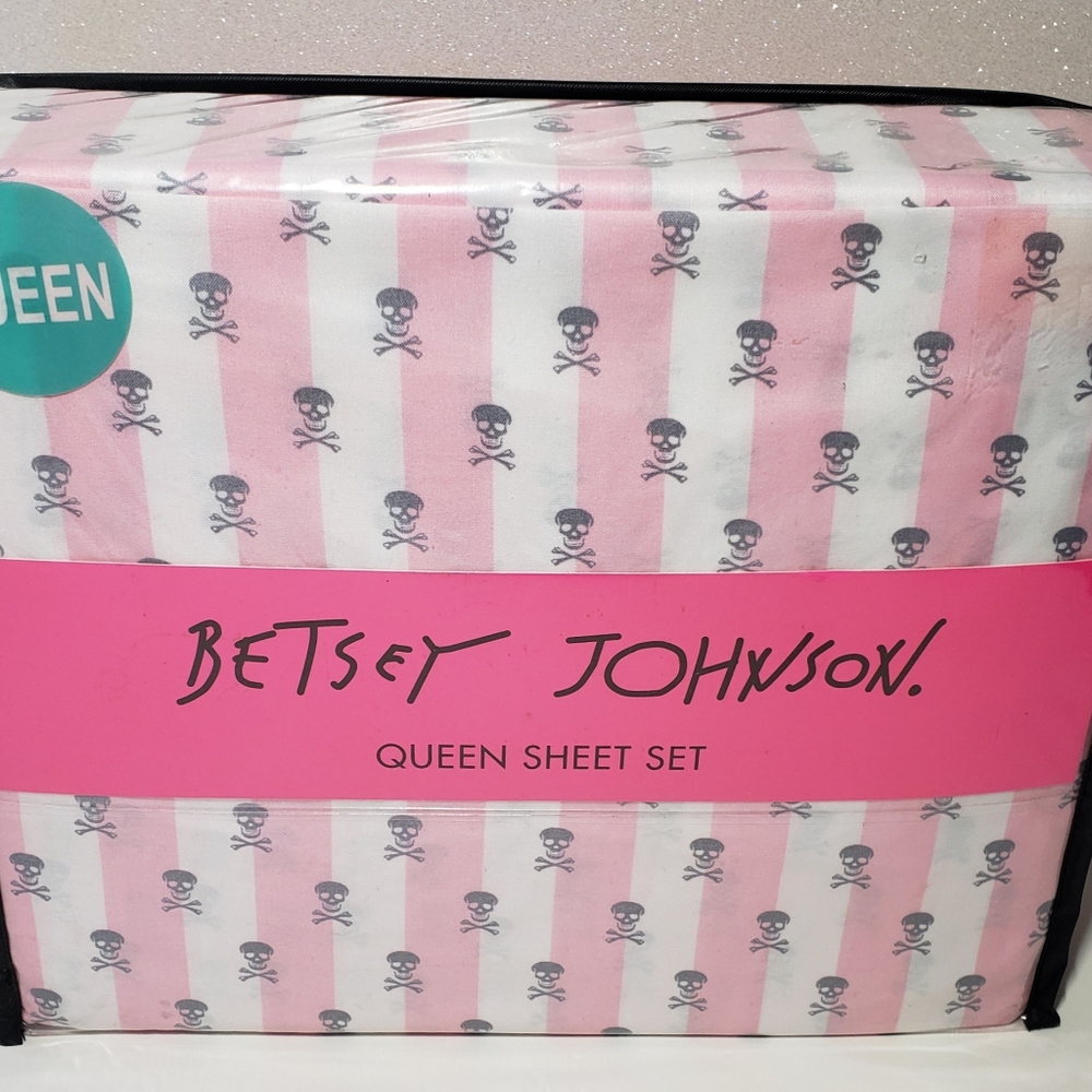 Betsey Johnson Striped Pink & Gray Skulls Queen Sheet & Pillow Cases
